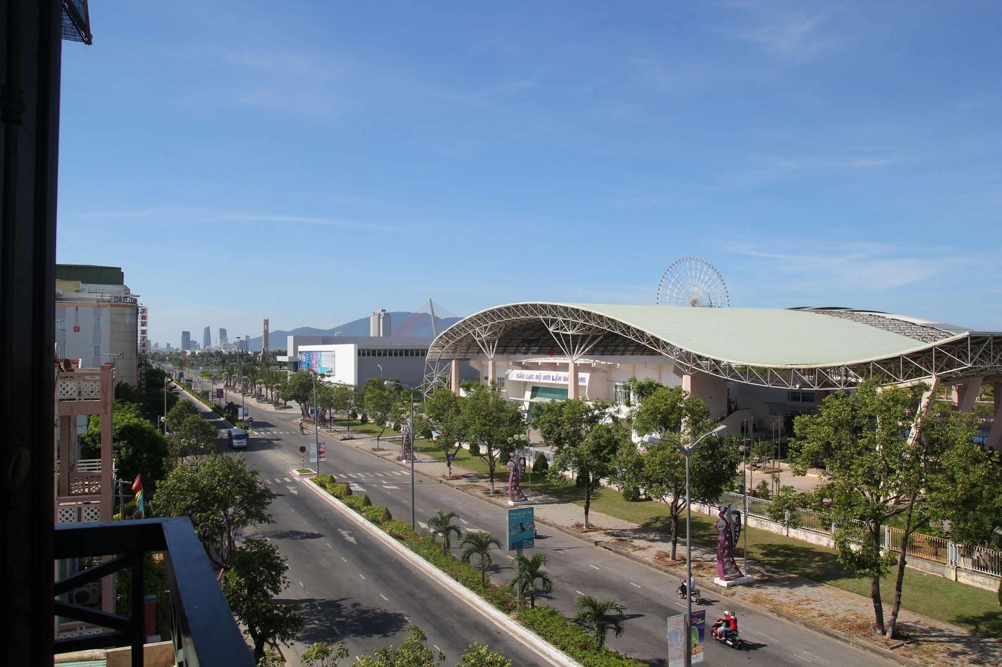 Vivyanne Hotel Da Nang Exterior photo